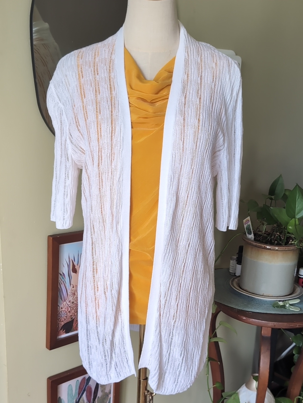 Lightweight White Open-Front Knit Size Large Short Sleeve Cardigan